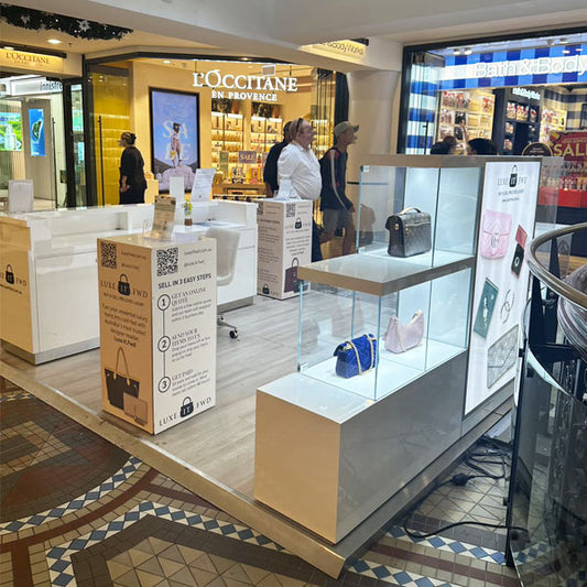 LUXE.IT.FWD KIOSK in QVB Sydney CBD