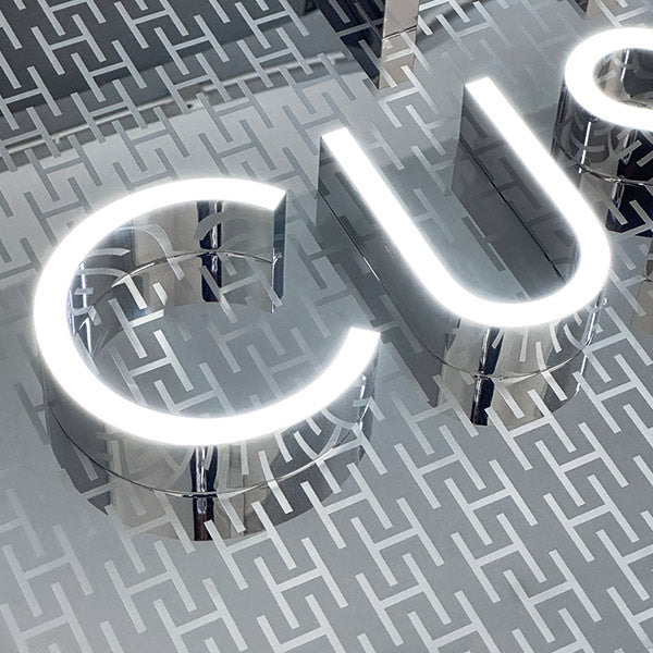 DM215 Retail Store Metal Wall Panel with LED Logo