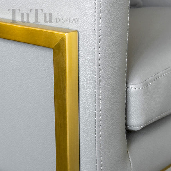 DM274 Arm Chair with Pillow