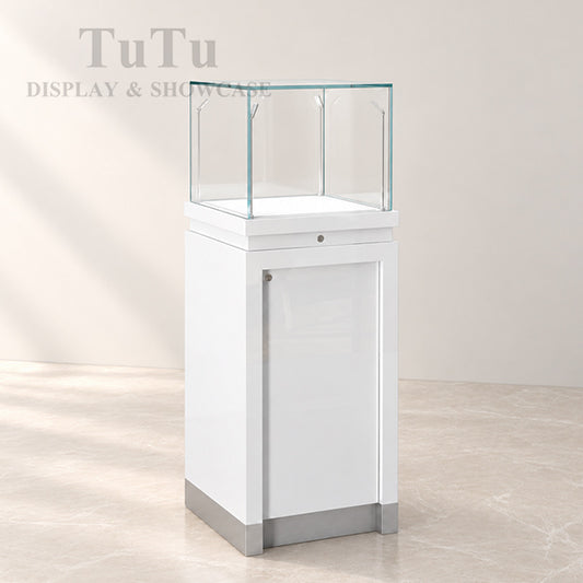 FA08 Glossy White Tower Showcase