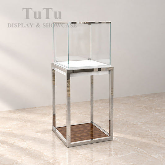 DM20 Tower Display showcase