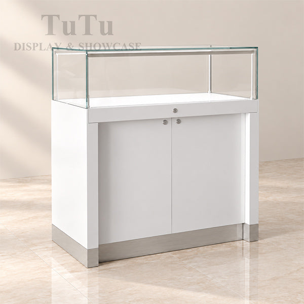 FA07 Glossy White Showcase