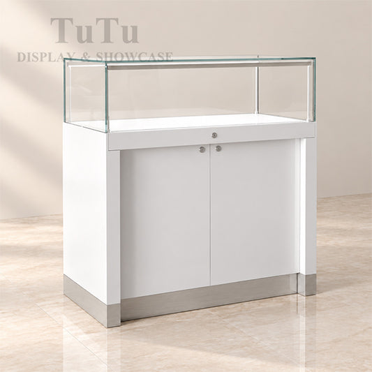FA07 Glossy White Showcase